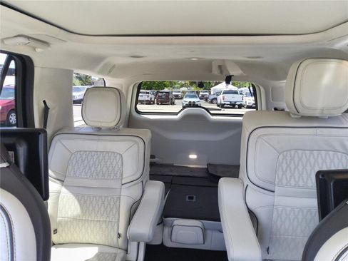 Used 2023 Lincoln Navigator Black Label image 25