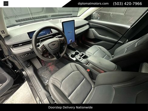 Used 2025 Ford Mustang Mach-E Premium image 16