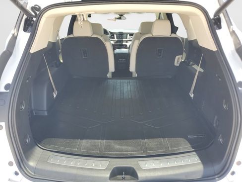 Used 2023 Buick Enclave Essence FWD image 10