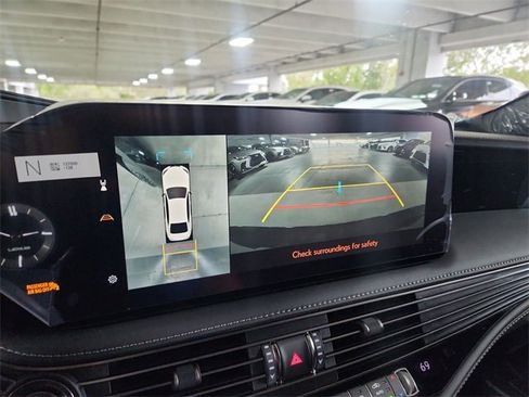 New 2026 Lexus LS 500 AWD image 17