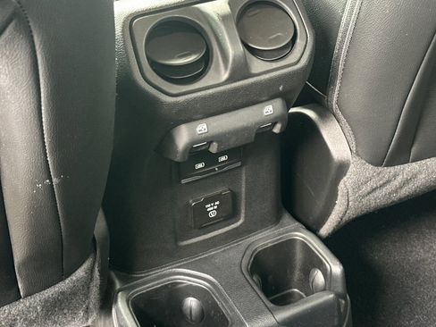 Used 2021 Jeep Gladiator Overland w/ Popular Equipment Package image 12