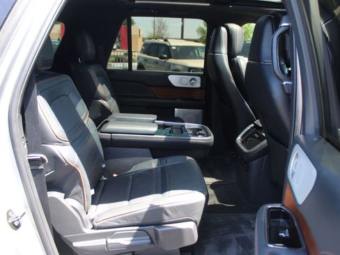Used 2022 Lincoln Navigator L Black Label AWD/4WD image 16
