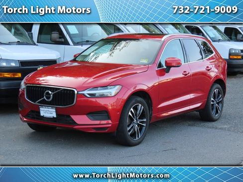 Used 2019 Volvo XC60 T6 Momentum w/ Multimedia Package AWD/4WD image 1