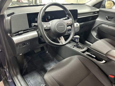 Used 2025 Hyundai Kona SEL image 11