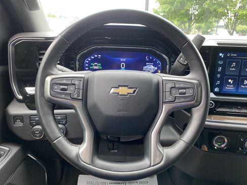 Used 2023 Chevrolet Silverado 1500 LT AWD/4WD image 19