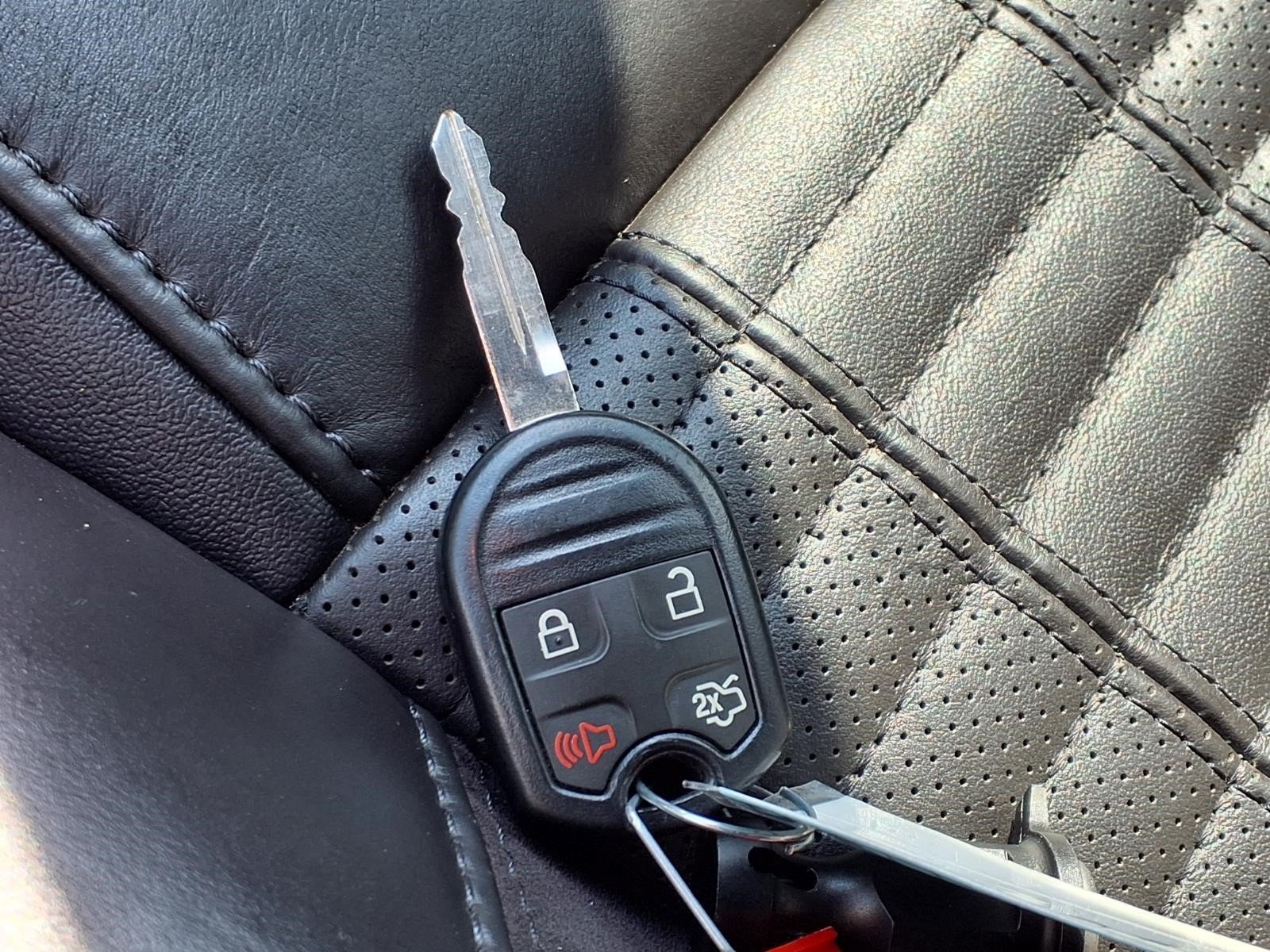 Used 2013 Ford Mustang Shelby GT500 w/ Electronics Pkg RWD image 26