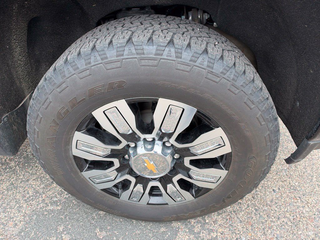 Used 2022 Chevrolet Silverado 3500 High Country w/ Safety Package II AWD/4WD image 17