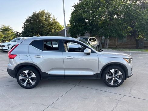 Used 2024 Volvo XC40 B5 Plus w/ Protection Package Premier AWD/4WD image 4