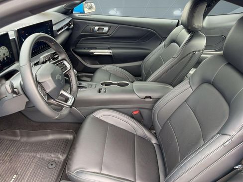 Used 2026 Ford Mustang Premium RWD image 5