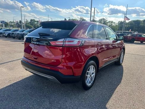 Used 2024 Ford Edge SEL w/ Convenience Package AWD/4WD image 3