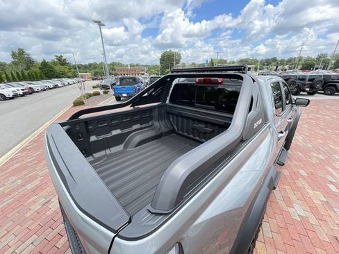 Used 2026 Chevrolet Colorado ZR2 w/ Midnight Edition AWD/4WD image 35
