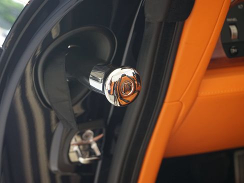 Used 2018 Rolls-Royce Dawn RWD image 34