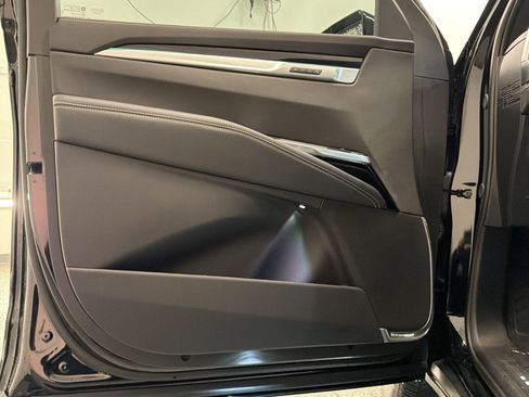 Used 2025 Cadillac Escalade Sport w/ Touring Package AWD/4WD image 18
