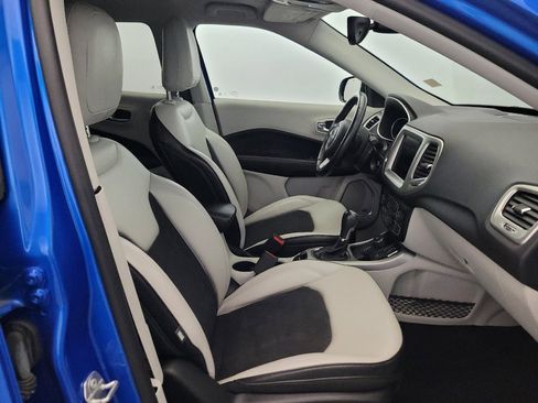 Used 2018 Jeep Compass Latitude w/ Popular Equipment Group AWD/4WD image 21