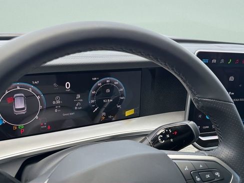 New 2026 Volkswagen Tiguan SE R-Line FWD image 30