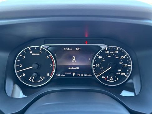 Used 2025 Nissan Rogue SV FWD image 7