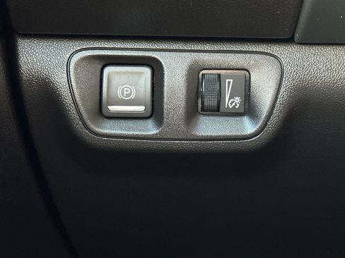 Used 2022 GMC Acadia SLT FWD image 37