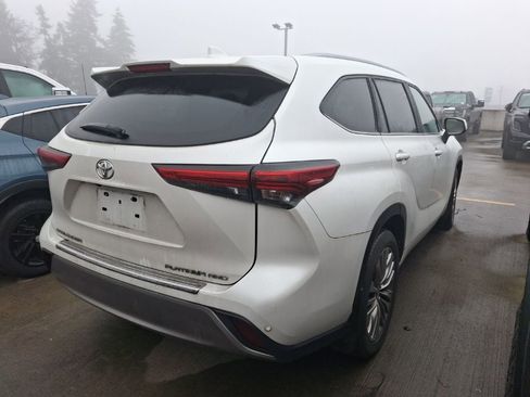 Used 2022 Toyota Highlander Platinum image 6