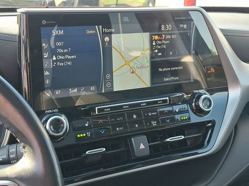 Used 2021 Toyota Highlander Platinum FWD image 16