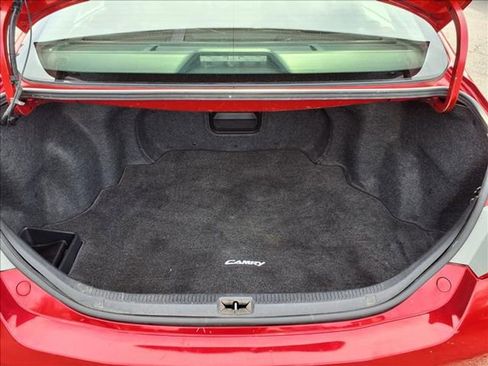 Used 2010 Toyota Camry SE image 25