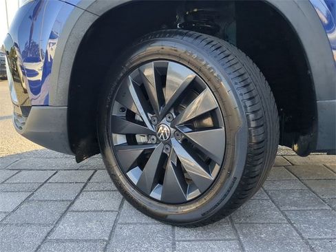 Certified 2022 Volkswagen Taos S image 29