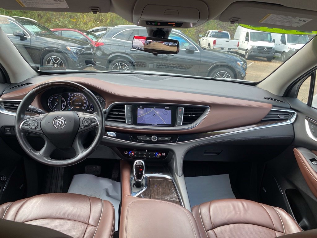 Used 2018 Buick Enclave Avenir w/ Avenir Technology Package AWD/4WD image 12