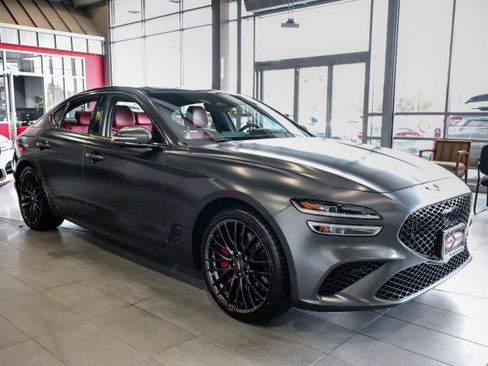 Used 2022 Genesis G70 3.3T Launch Edition image 3