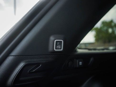 New 2025 Jeep Grand Cherokee Laredo w/ Luxury Tech Group I image 9