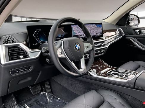 Used 2024 BMW X7 xDrive40i w/ Parking Assistance Package image 15