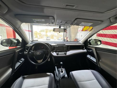 Used 2014 Toyota RAV4 XLE AWD/4WD image 23