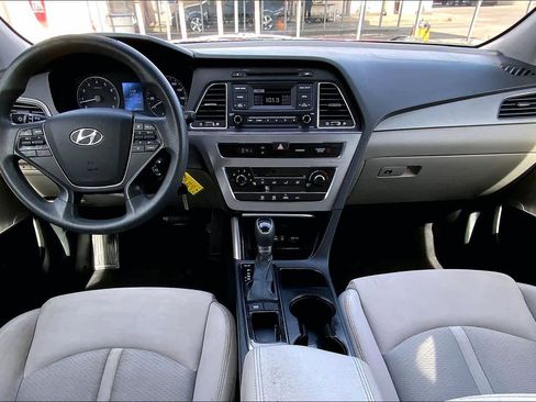 Used 2017 Hyundai Sonata SE image 13