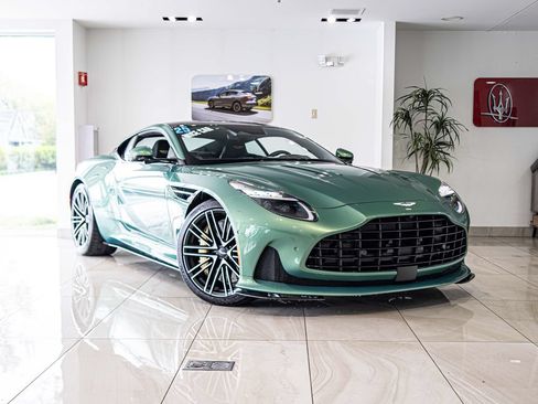 Used 2025 Aston Martin DB12 Coupe RWD image 5
