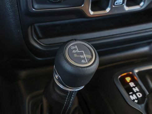 Used 2025 Jeep Gladiator Sport AWD/4WD image 23