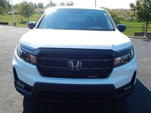 Used 2024 Honda Ridgeline Sport image 11