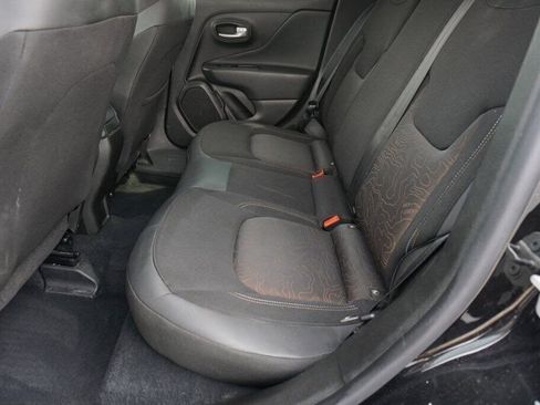 Used 2023 Jeep Renegade Latitude image 32