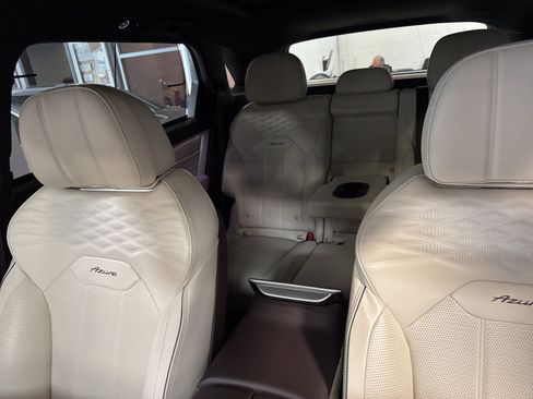 Used 2023 Bentley Bentayga Extended Wheelbase AWD/4WD image 19