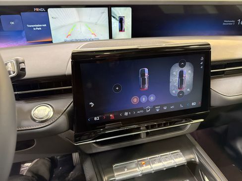 New 2026 Lincoln Nautilus Premier image 18