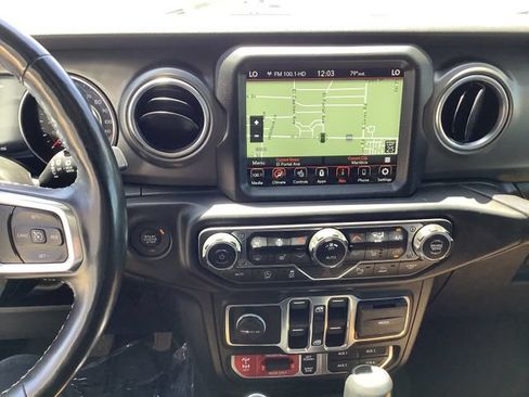 Used 2021 Jeep Wrangler Unlimited Rubicon AWD/4WD image 17