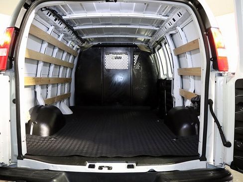 Used 2024 GMC Savana 2500 w/ Driver Convenience Package image 21