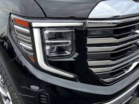 Used 2022 GMC Sierra 1500 SLT AWD/4WD image 31