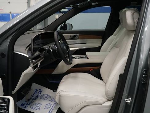 New 2026 Cadillac Vistiq Luxury w/ LPO, Floor Liner Package image 12