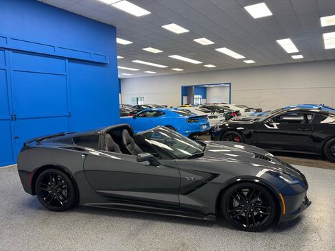 Used 2018 Chevrolet Corvette Stingray Coupe w/ Carbon Flash Badge Package RWD image 7