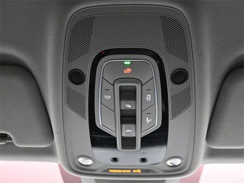 Used 2019 Audi Q8 Prestige image 17