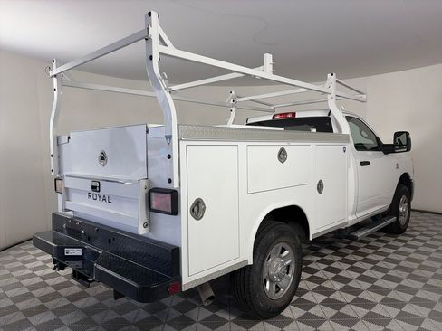 Used 2024 RAM 3500 Tradesman w/ Chrome Appearance Group AWD/4WD image 7