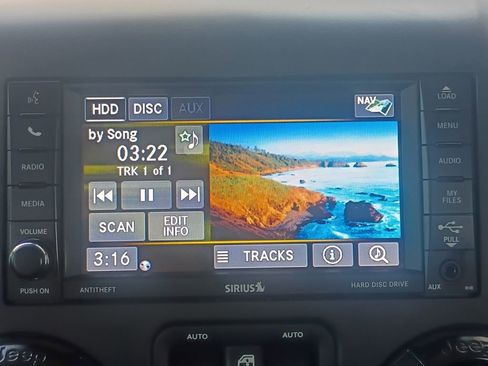 Used 2017 Jeep Wrangler Unlimited Rubicon image 8