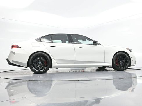 Used 2025 BMW M5 w/ Carbon Package AWD/4WD image 57