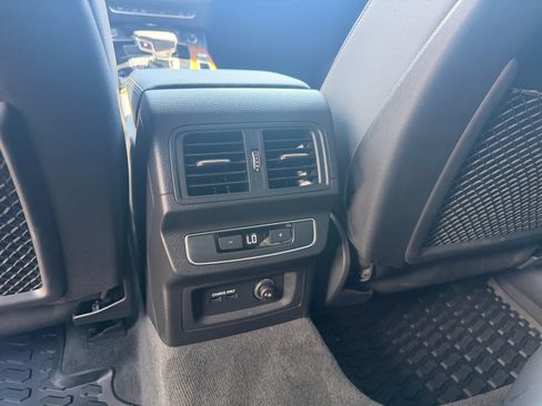 Used 2021 Audi Q5 e Premium AWD/4WD image 27