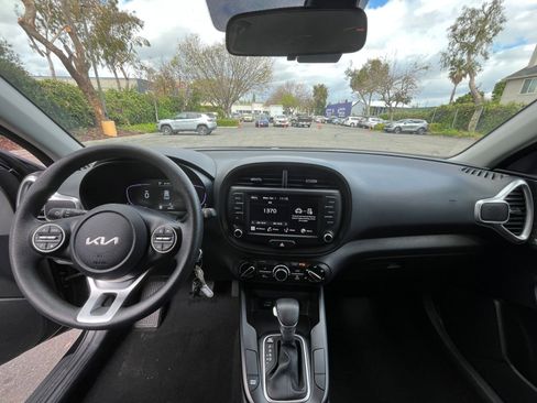 Used 2025 Kia Soul LX w/ LX Technology Package image 31