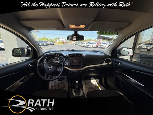 Used 2019 Dodge Journey SE FWD image 18