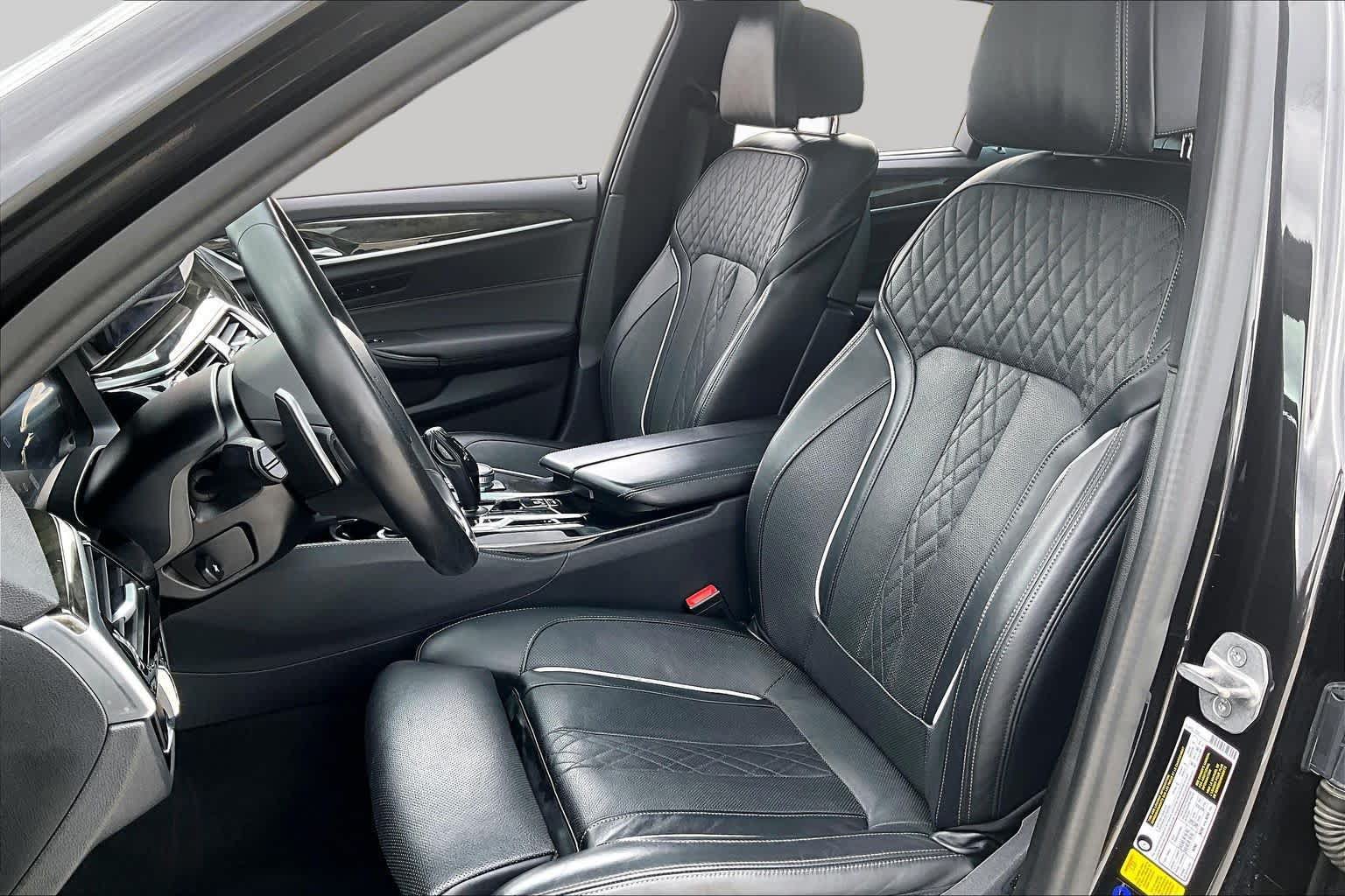 Used 2022 BMW 540i w/ M Sport Package RWD image 7